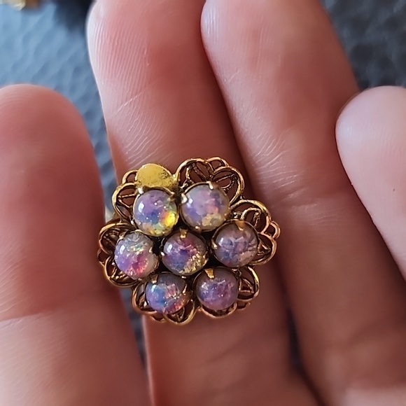 VTG clip on earrings - Picture 6 of 8